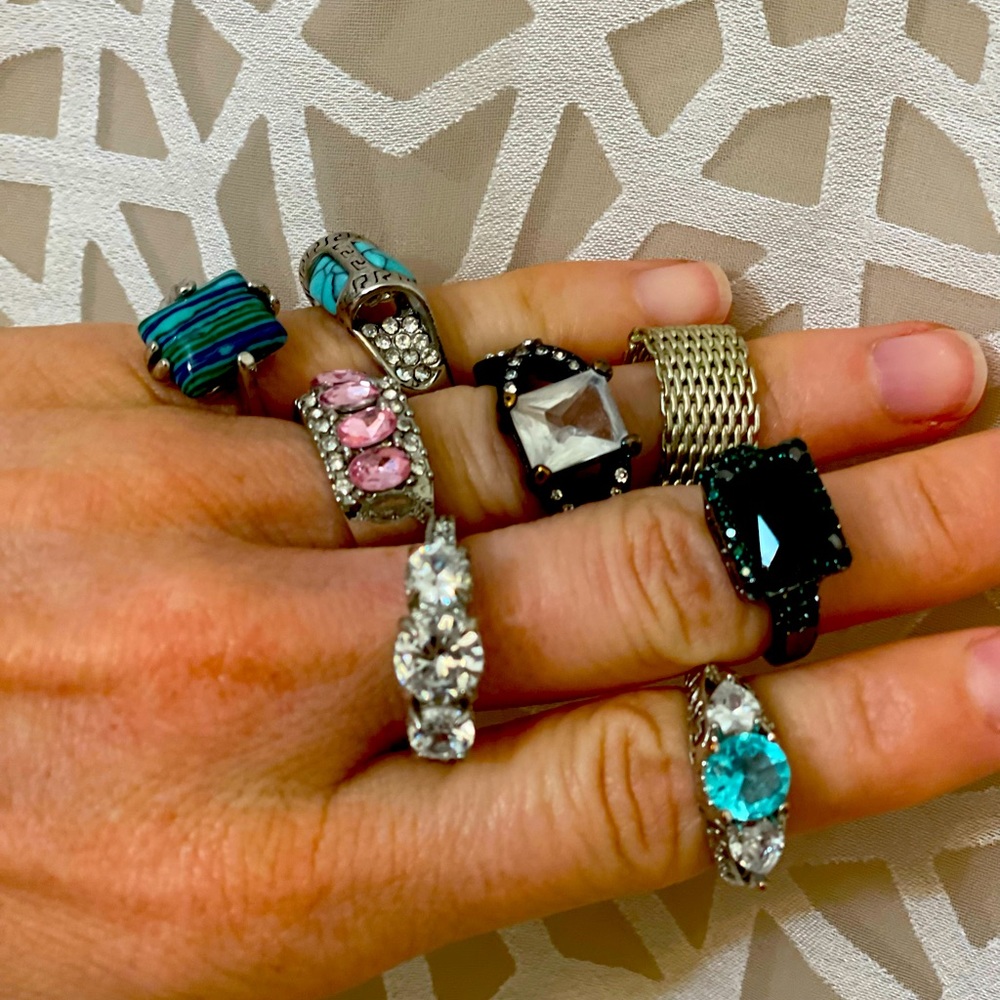 Set of 8 rings